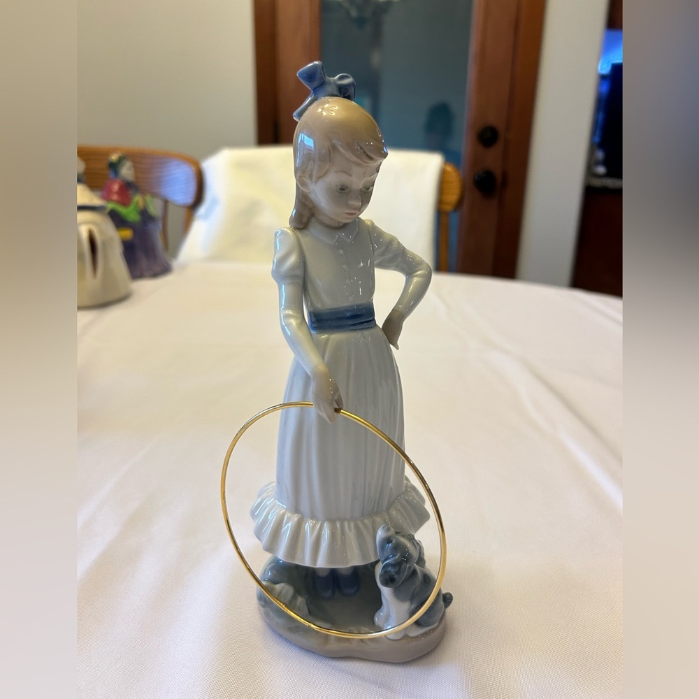 Lladro “my dog does tricks” 0379